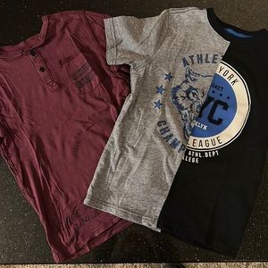 2 kids tee-shirts size medium boys